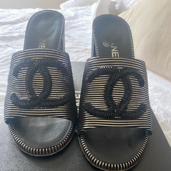 Chanel - Picture 1 of 5